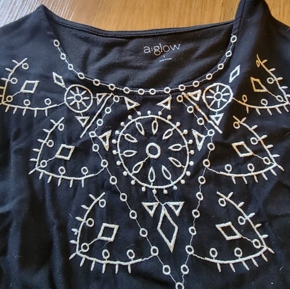 *Large A:glow black maternity shirt. Very nice shirt, small bleach mark on back - Picture 4 of 7